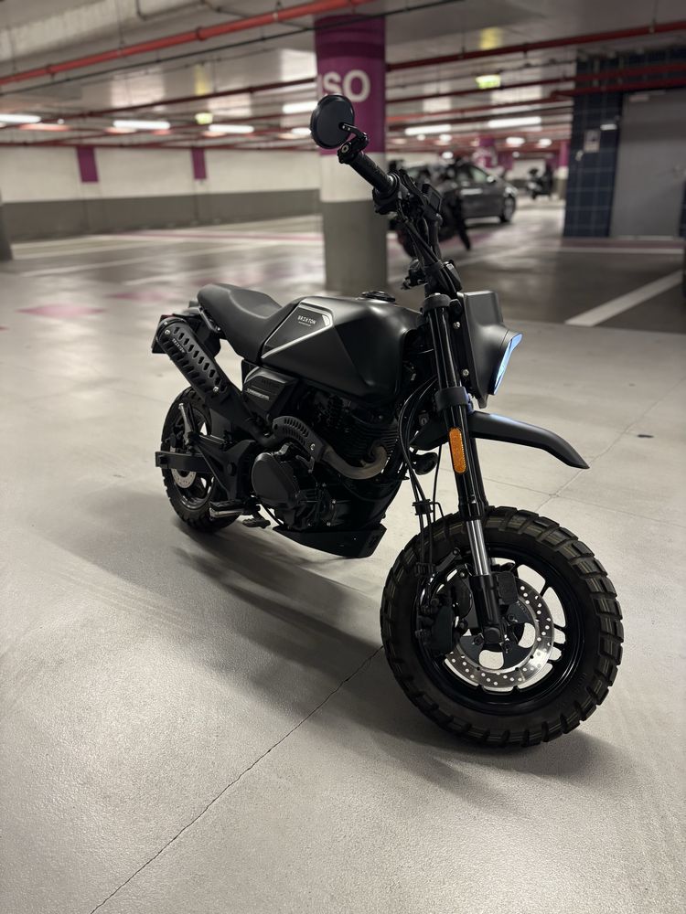 Brixton crossfire xs 125