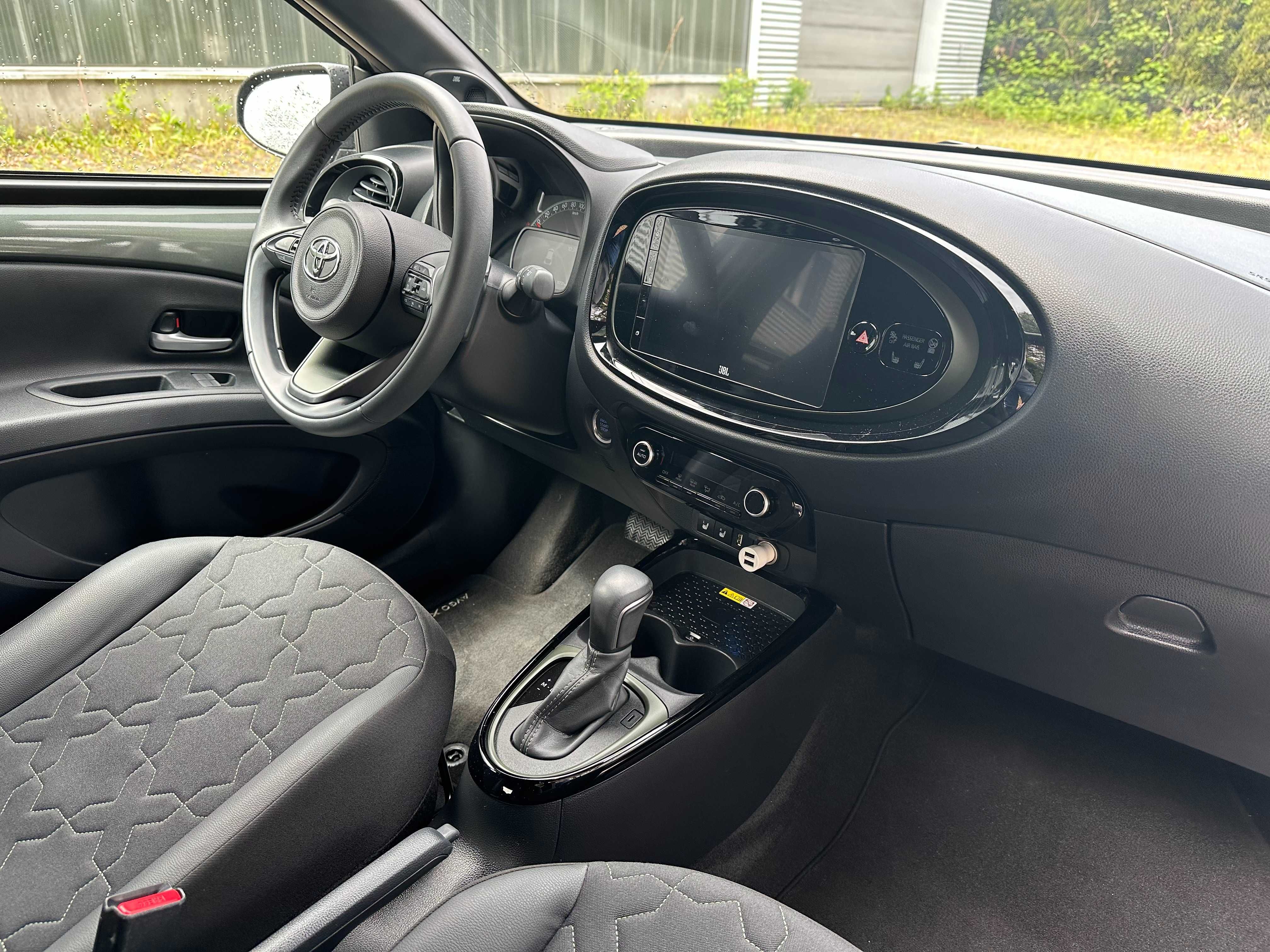 Toyota Aygo X Selection Automat Skyview JBL wynajem z WYKUPEM 2390zł