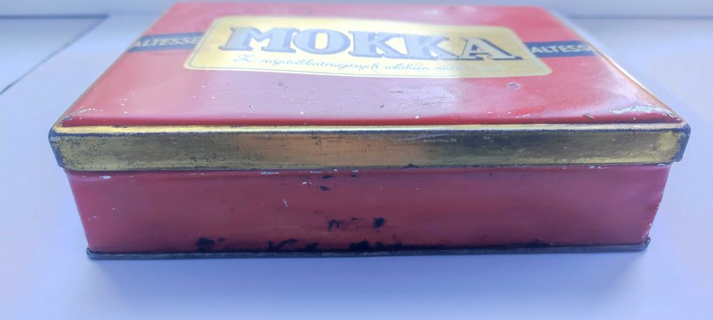 Przedwojenna, polska  puszka blaszana MOKKA na tutki papierosowe
