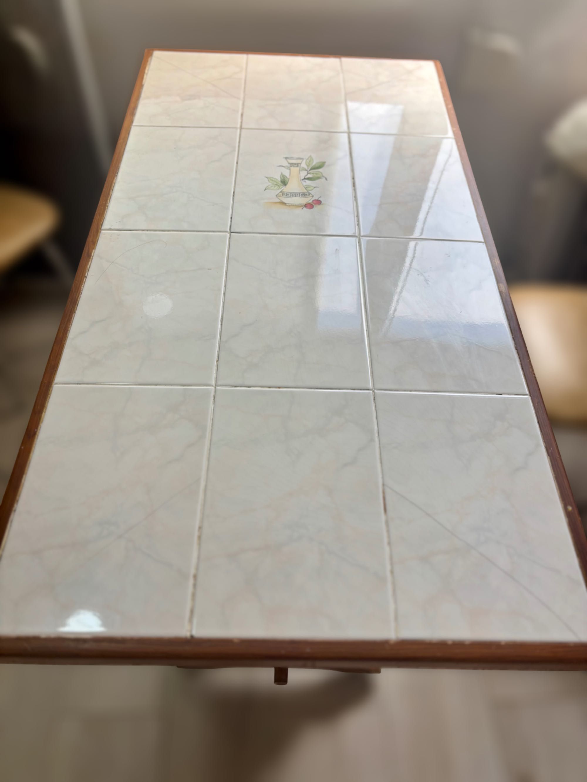 Mesa com Azulejo
