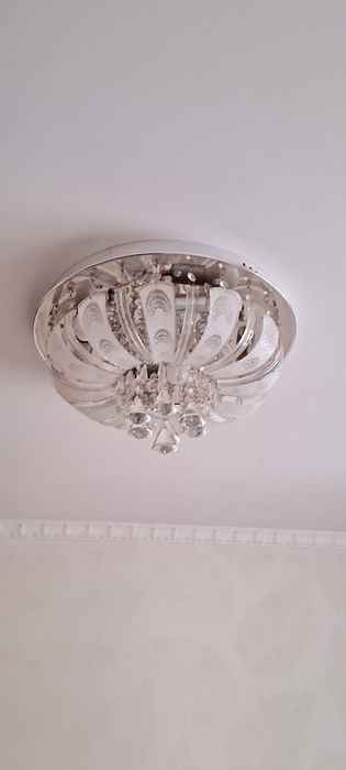 Продам люстру-світодіод з кришталевими елементами