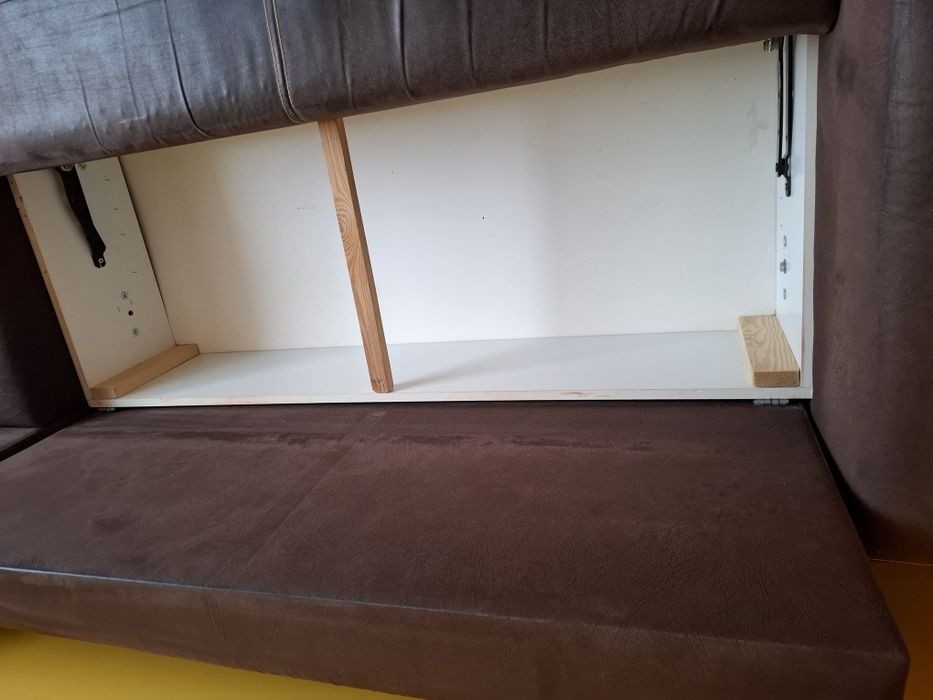 Narożnik że skóry z funkcją spania -dl całkowita 240cm