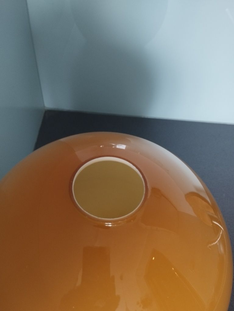 Klosz PRL, dwie warstwy miodowa/biała, śr 23 cm