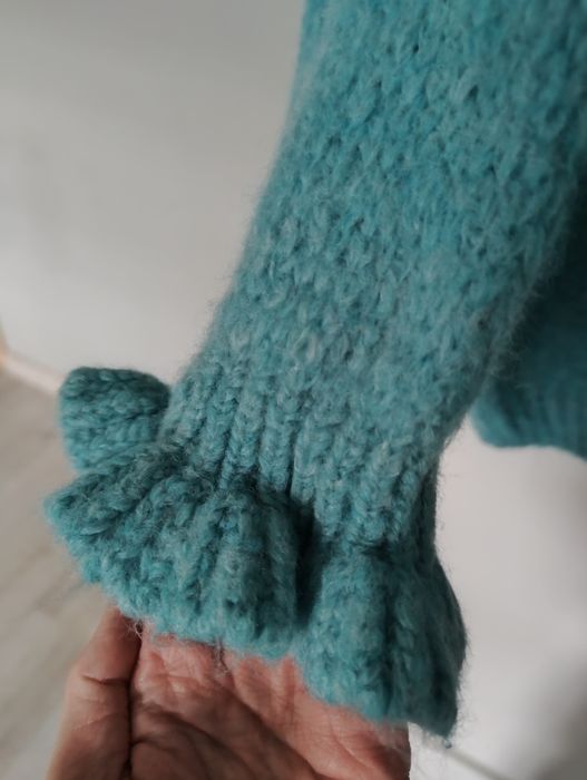 Włoski Sweter golf niebieski Lamiar