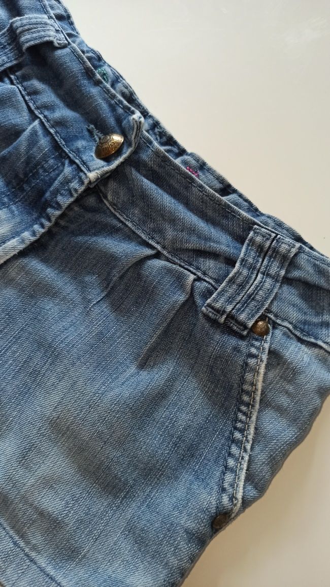 Dziewczęce jeansowe krótkie spodenki