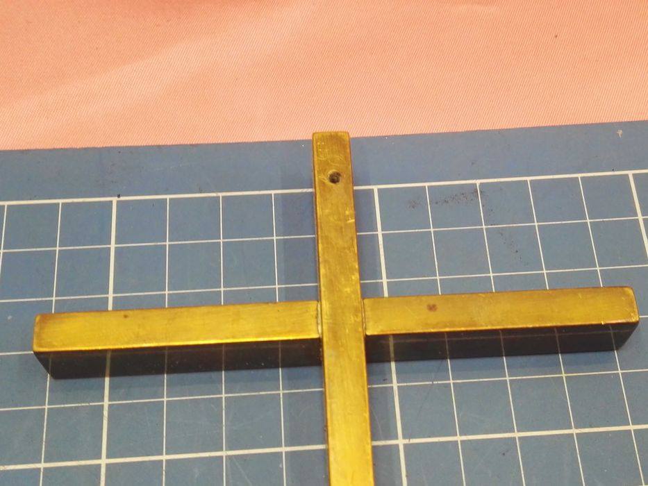 krzyż krucyfiks mosiężny wygrawerowane 13 domowy