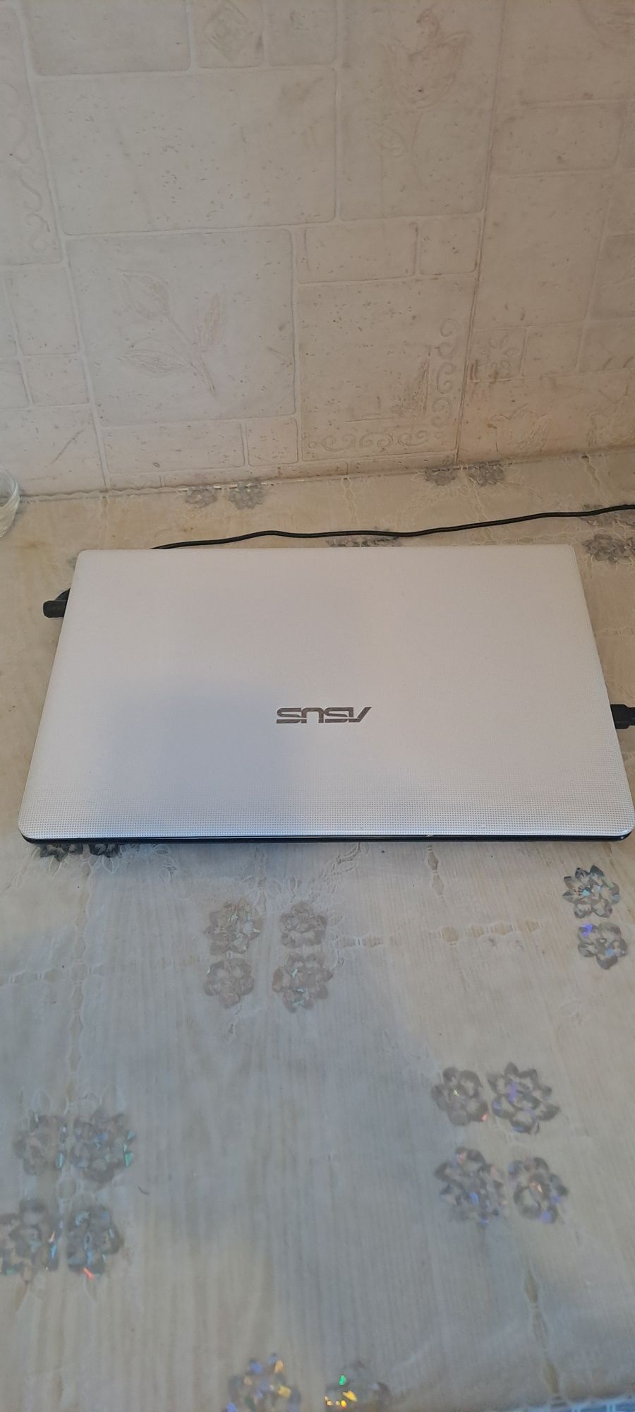 Intel core I7 3610QM, 8 GB ОЗУ, SSD 120 GB.