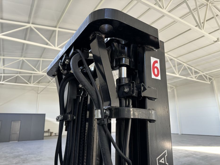 Продаж навантажувача TOYOTA 02-8FGF15, 2009 року в ідеальному стані!