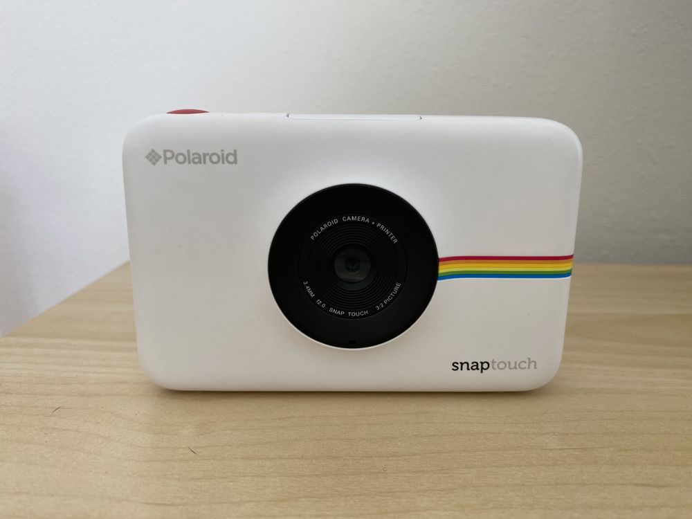 Máquina Polaroid Snaptouch com ecrã tátil