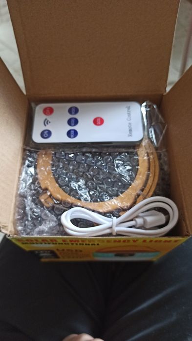 Ліхтарик, лампа кемпінгова з сонячною панеллю