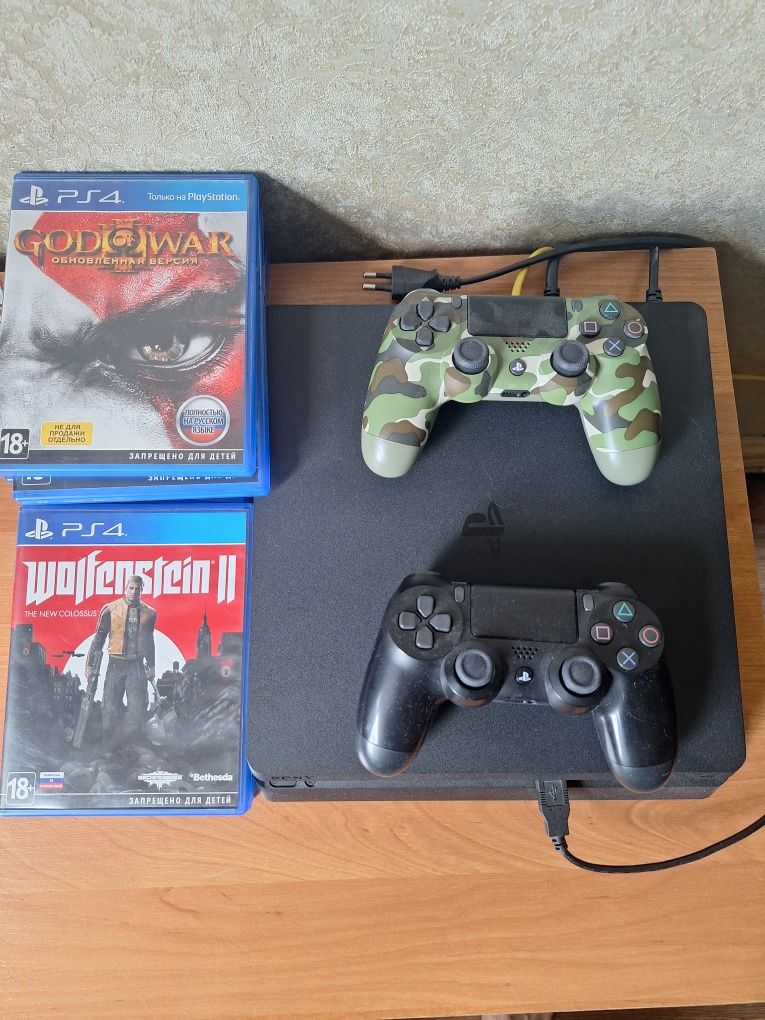 Продаю свою PS 4 slim 500g купував новою