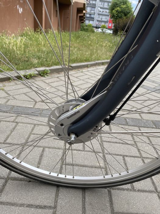 Rower damka holenderski Batavus Fuego  8 8p z koszem wiklinowym