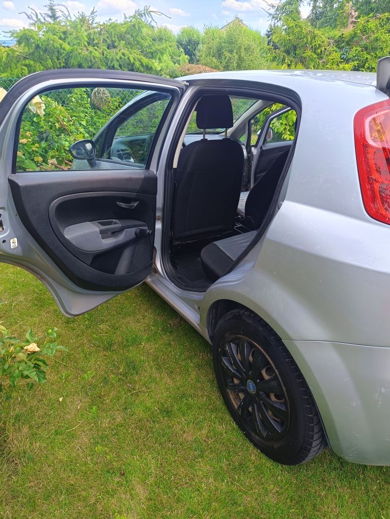 Fiat Grande Punto 1.4i 8V 2009r zadbany serwisowany faktury
