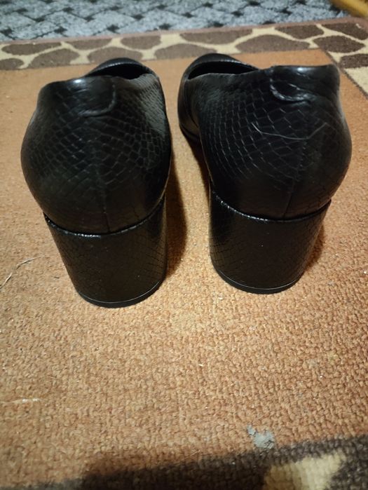 Класичні туфлі Geox 39 розміру