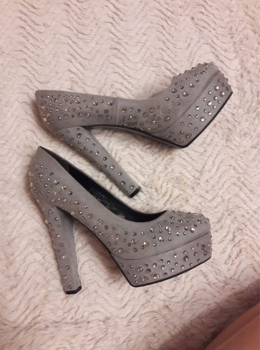 Туфлі в стразах