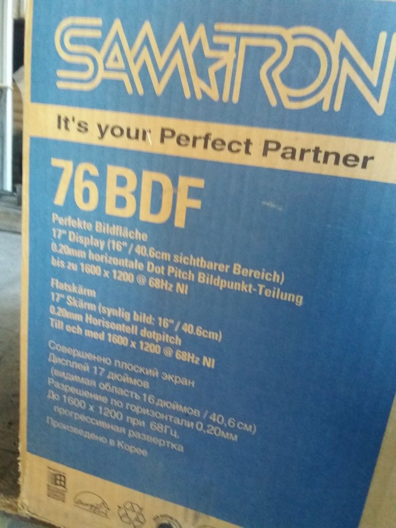Монитор SаmTron 76BDF