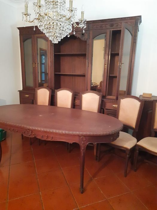 Armário, Mesa, 6 Cadeiras