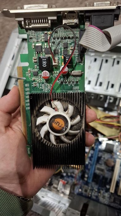 Продаю комп'ютер + монітор Samsung 19 дюймів