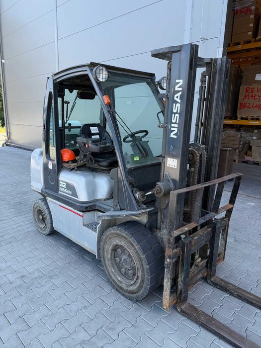 Wózek widłowy podnośnikowy Nissan UG1D2A32LQ silnik K25 3200kg, duplex