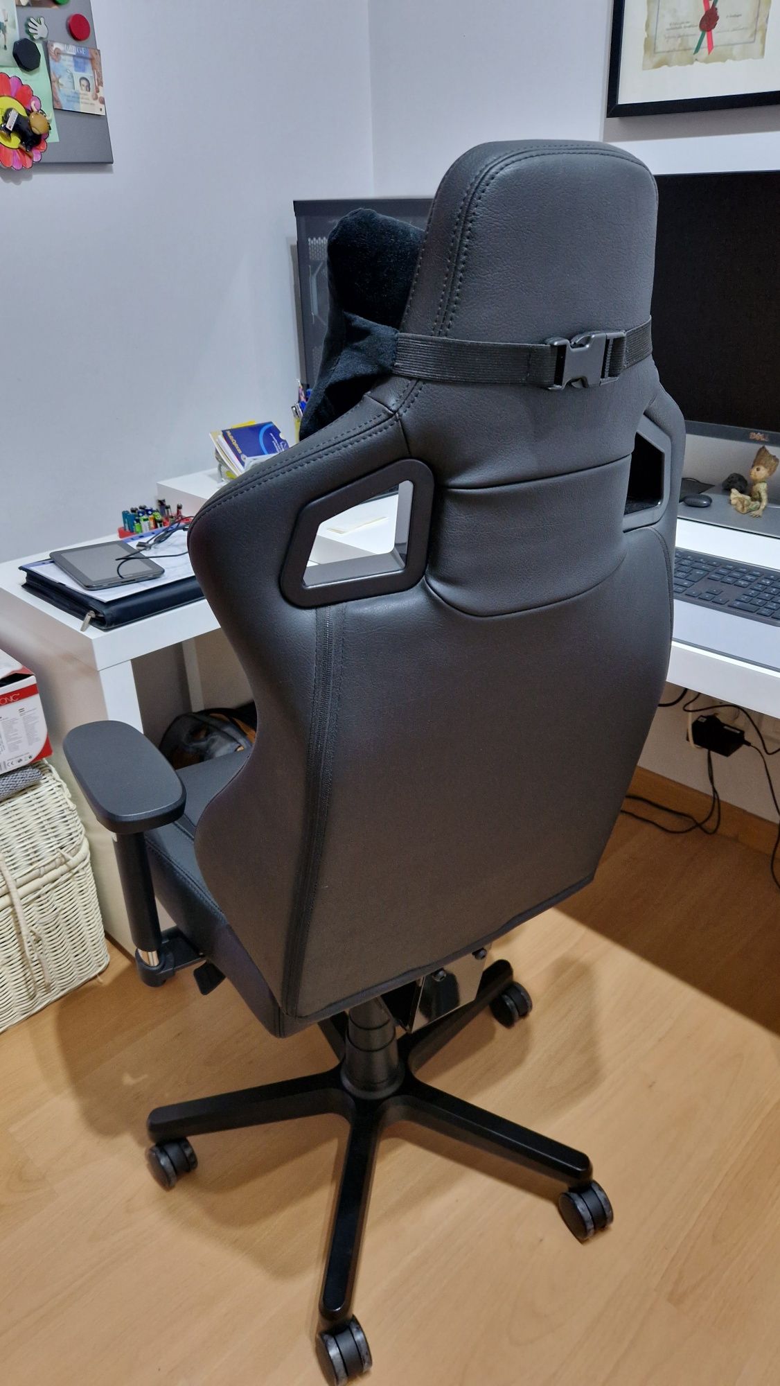 Cadeira gaming Noblechairs Epic Compact