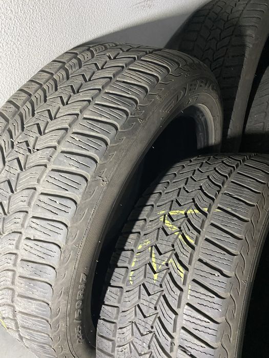 Продам комплект зимової гуми DEBICA 225/50/r17 98V
