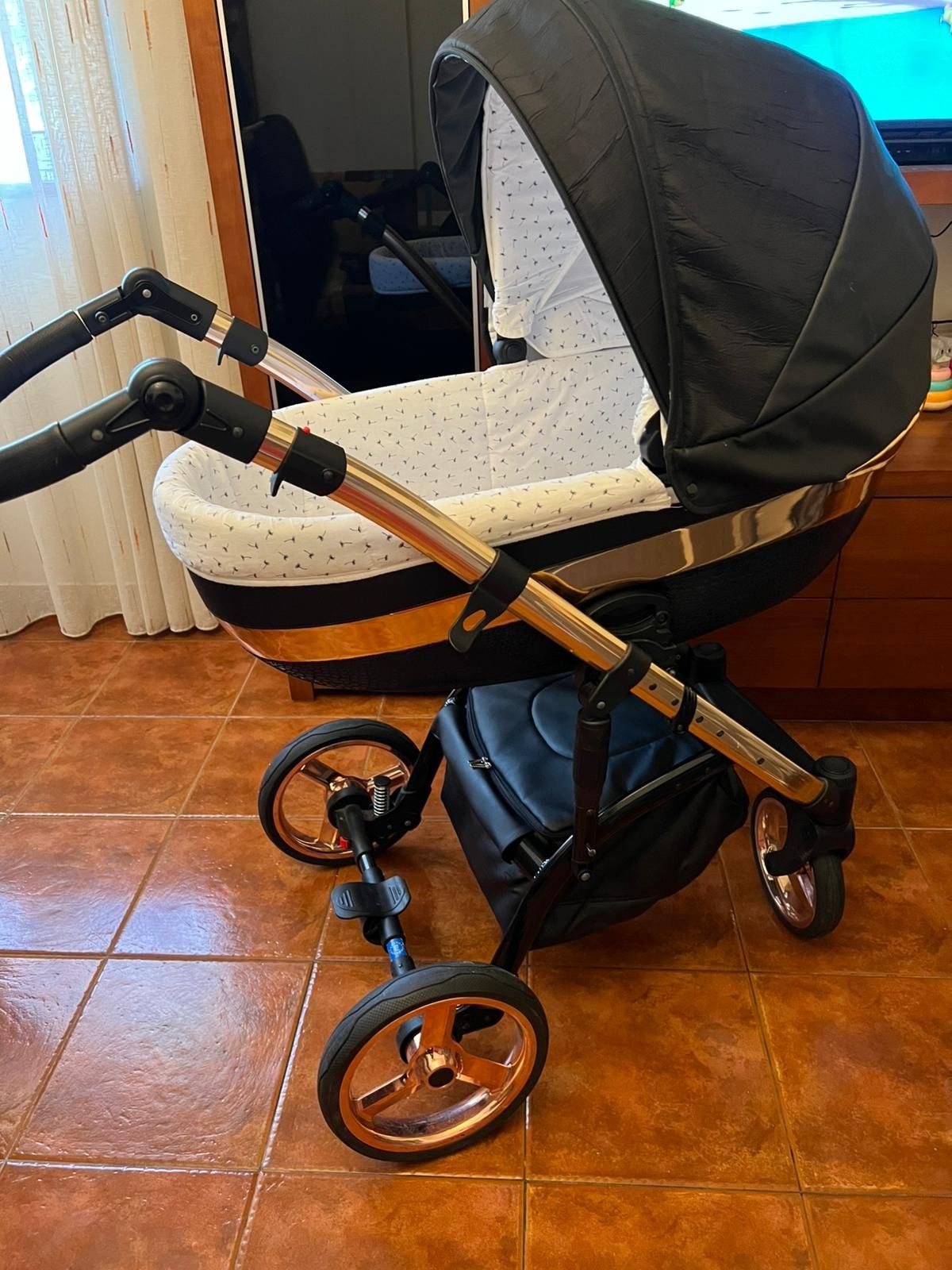 Carrinho de bebé  3 em 1 + base de isofix