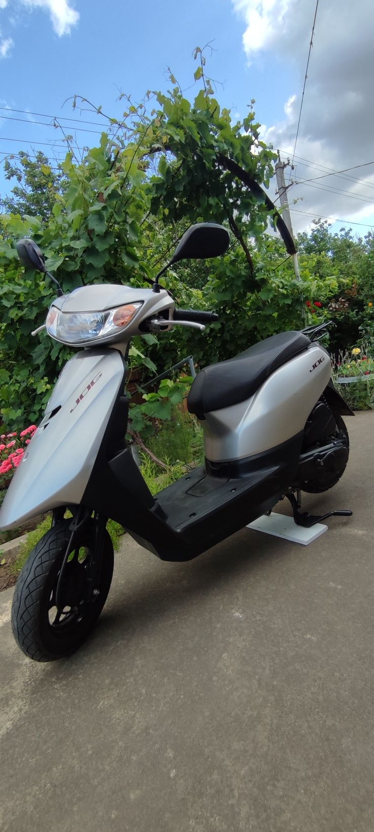 Продам Yamaha Jog SY-01 пробіг 15тис321км.Мопед у гарному стані.