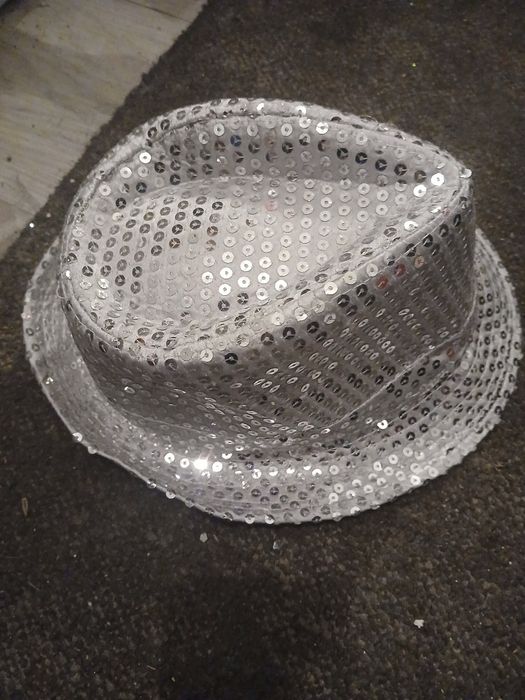 Srebrna w cekiny czapka kapelusz retro dla dorosłych