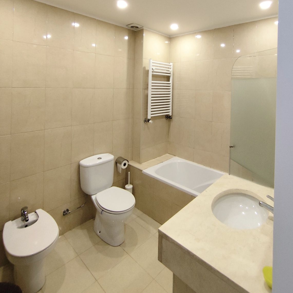 RESERVADO.      Moradia 3 quartos, 250 M2  - Mindelo - 2 linha mar