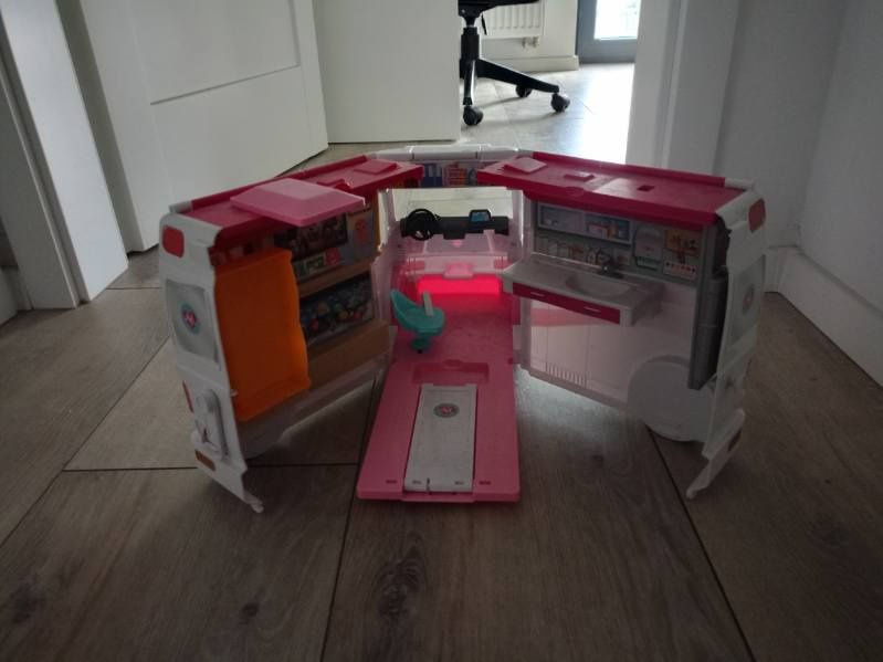 Samochód Karetka Barbie