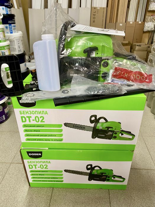 Бензопила Dozer DT - 02 .