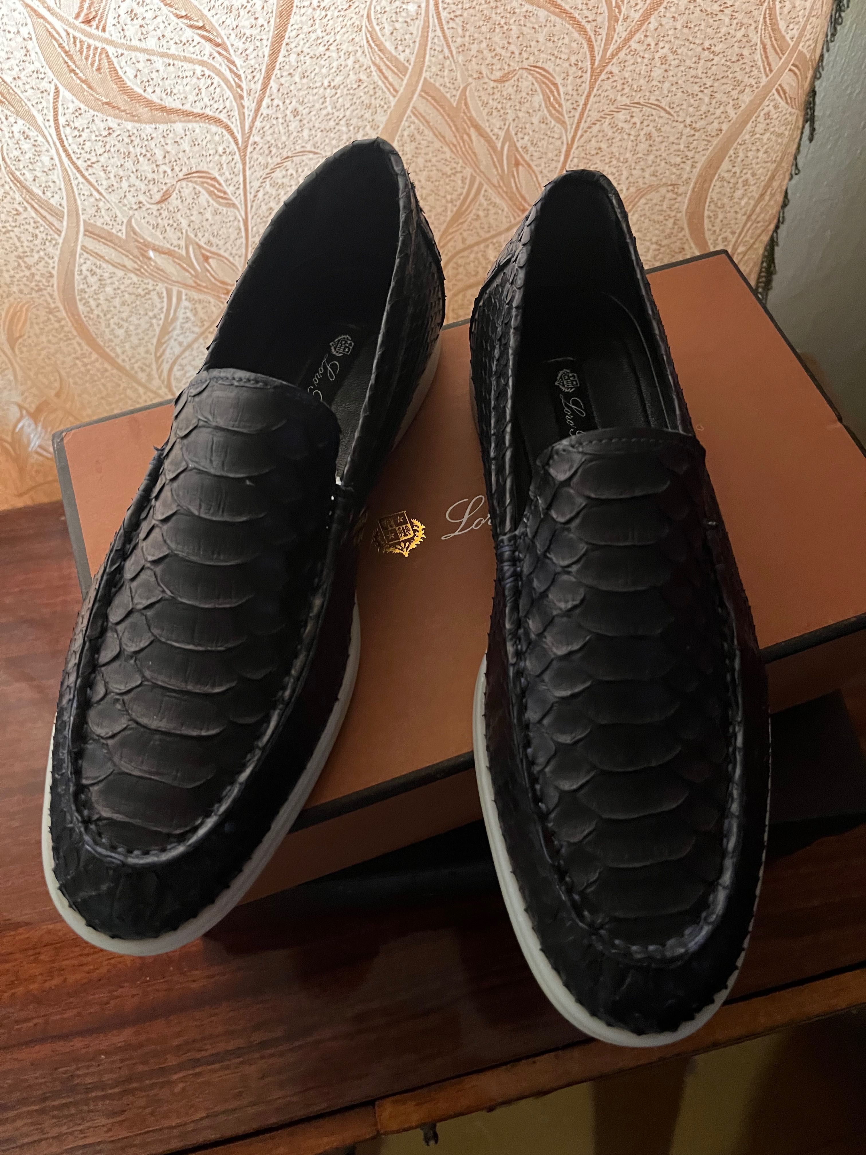 Лоферы Loro Piana мужские из кожи питона
