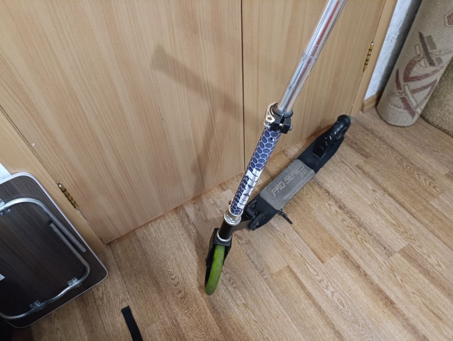 Самокат дитячий в хорошому стані