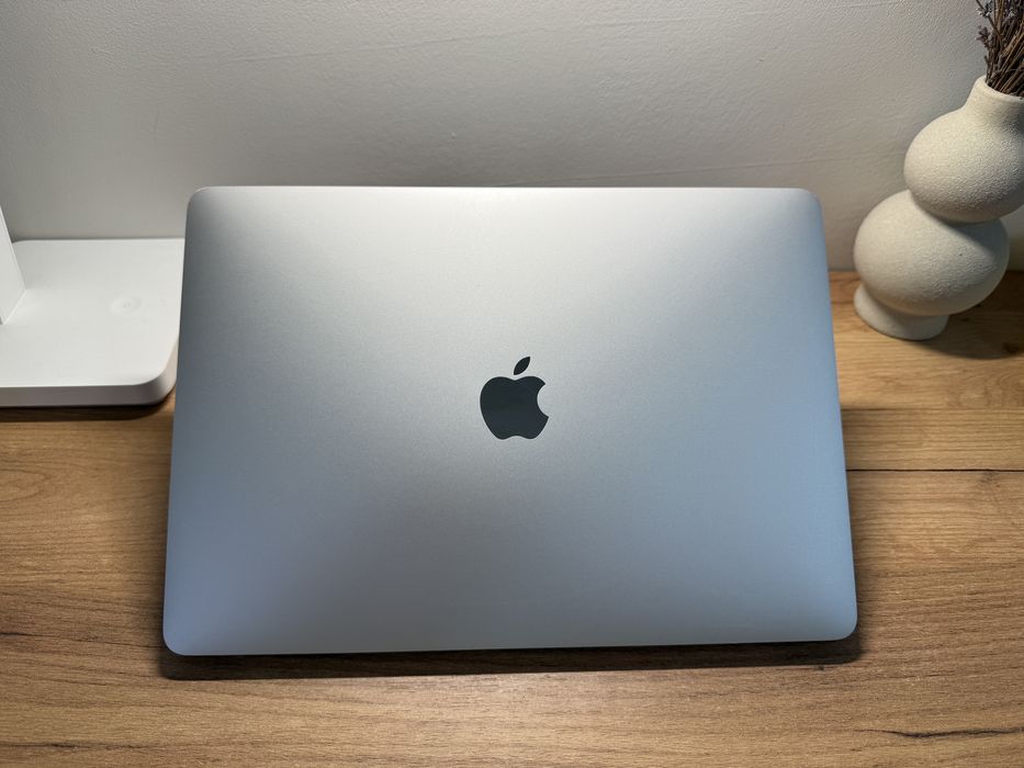 MacBook Pro 13 2020 Intel i5 16GB RAM 512GB SSD Silver