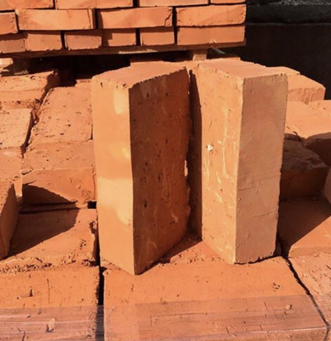 Цегла червона рядова гарної якості цегла повнотіла