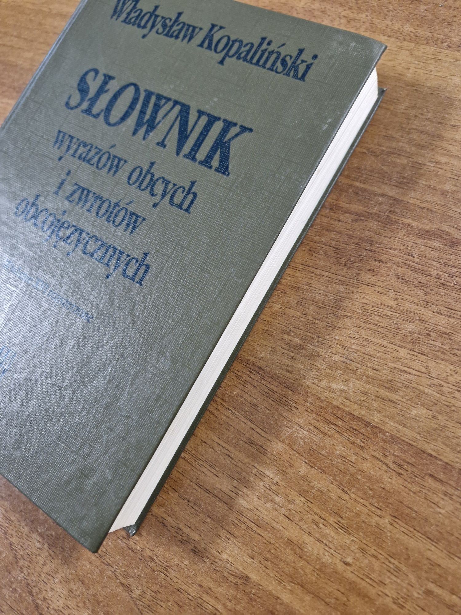 A833D. "Slownik wyrazów obcych i zwrotów obcojęzycznych" W. Kopaliński