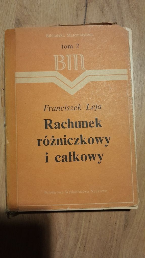 Książka naukowa - matematyka, całki i różniczki