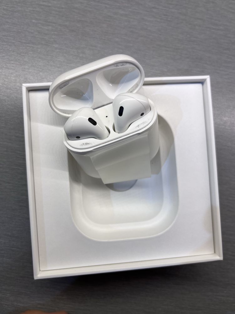 Apple AirPods 2