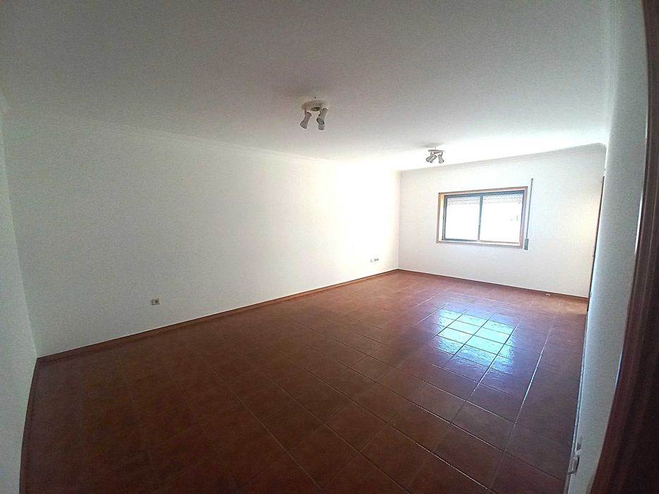 Apartamento T2 com Garagem