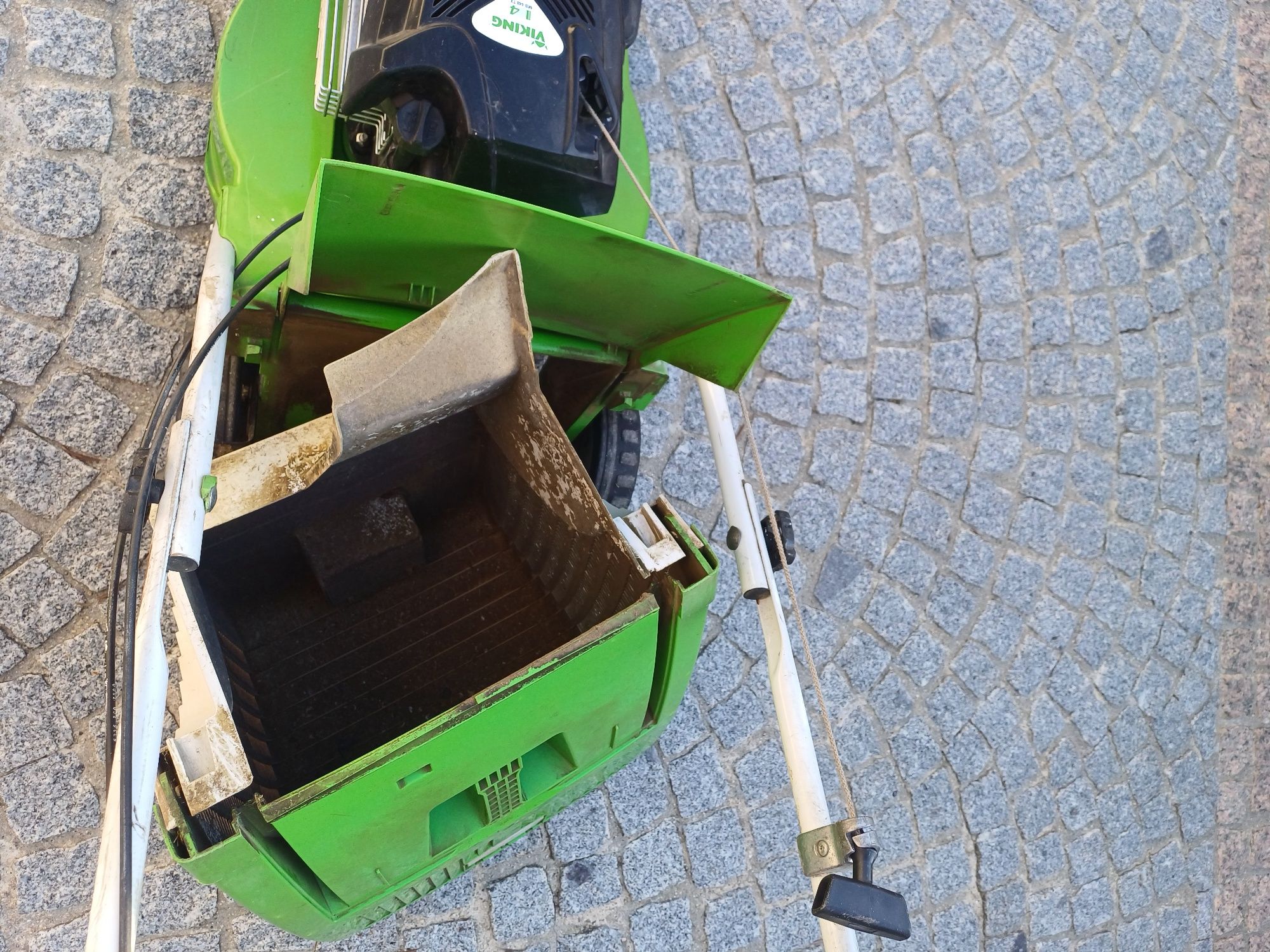 Máquina corta relva