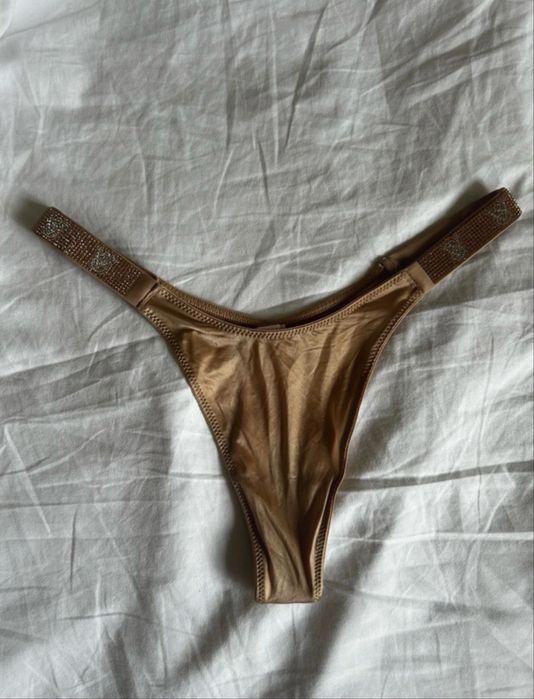 Stringi Victoria’s Secret Very Sexy złote