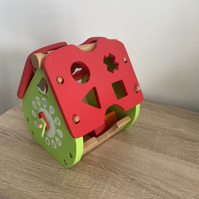 Іграшка-сортер для розвитку дитини