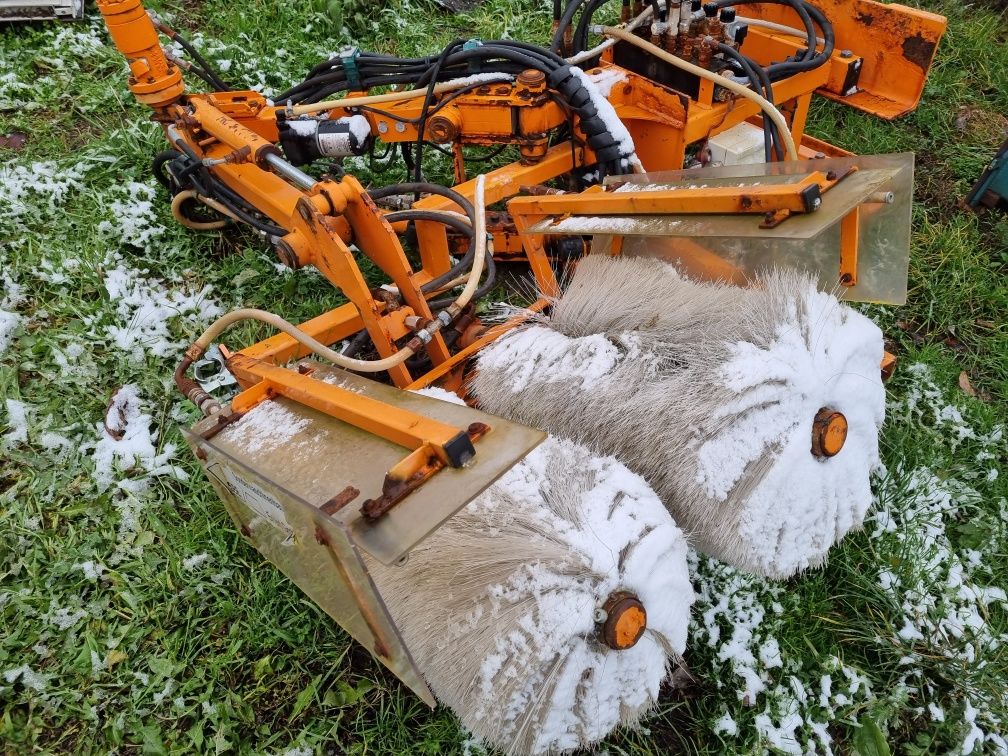 Myjka do znaków słupków tablic szczotka hydrauliczna