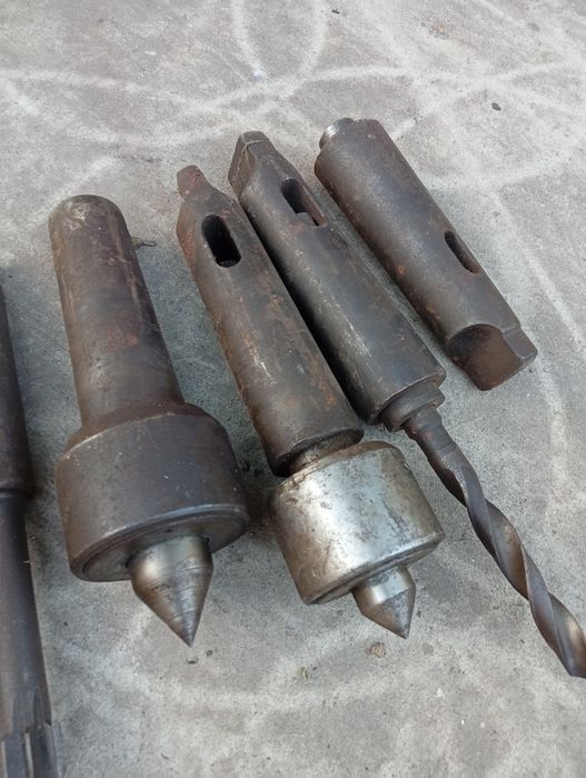 Продам токарні інструменти