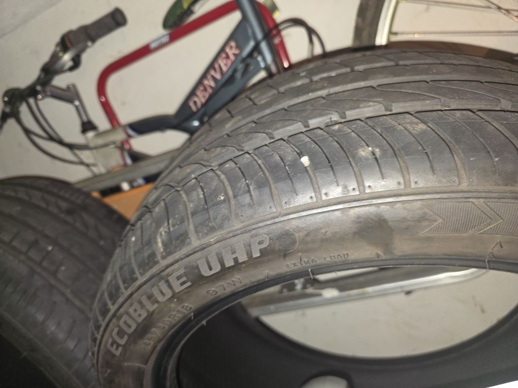 Vendo 1 par de pneus