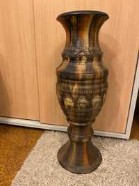 Stary duży wazon gliniany rękodzieło