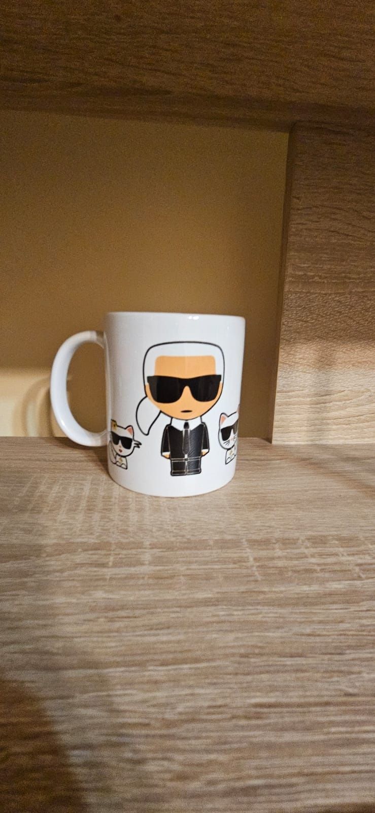 Kubek ceramiczny z motywem Karl Lagerfeld nowy 330 ml