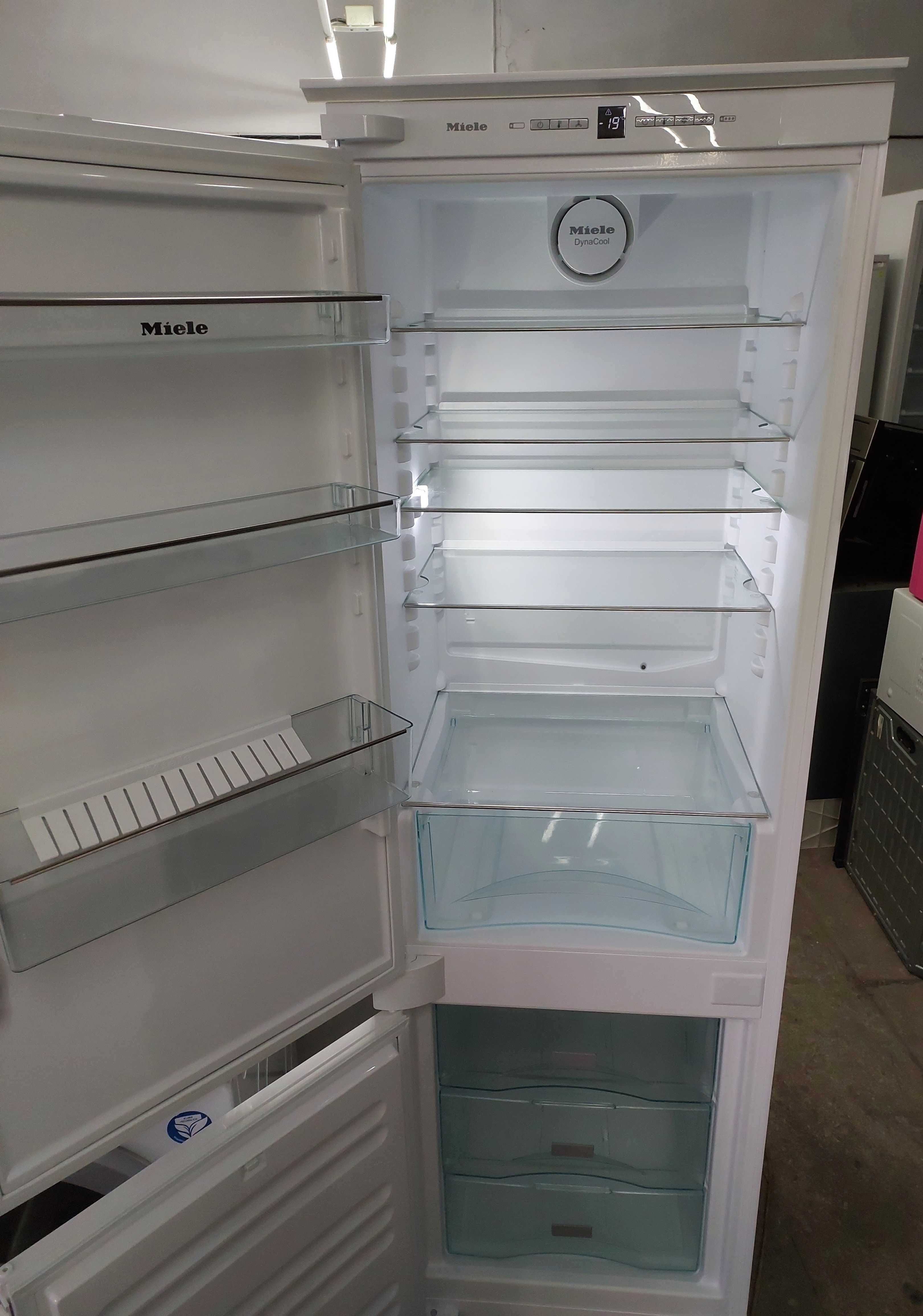 Встроеный холодильник с морозильной камерой Miele KF 37132 iD DynaCool