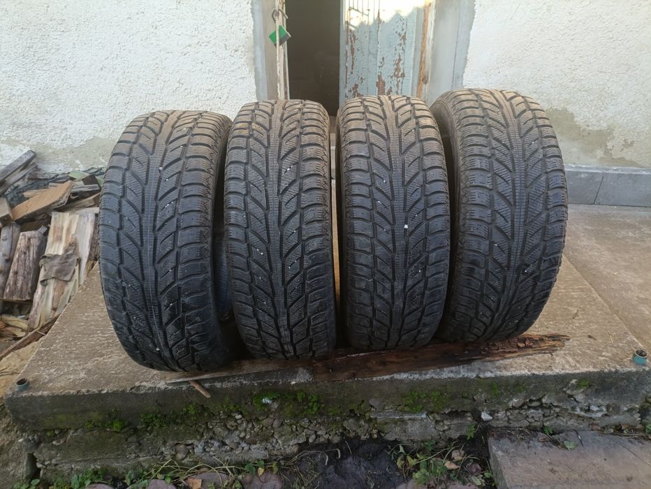 Продам шини 235/60/18