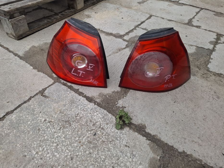 Lampy tył komplet volkswagen Golf 5 chatback